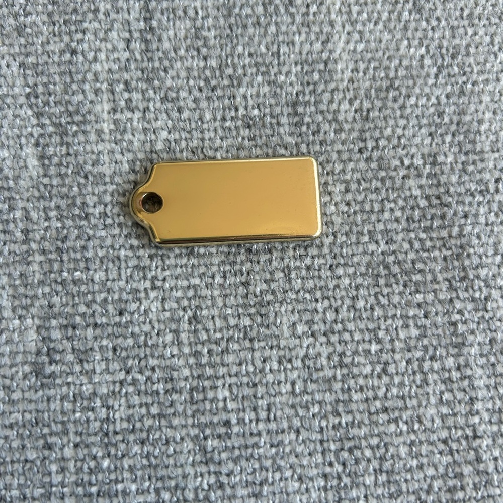 Coach Gold Tag - Picture 2 of 2